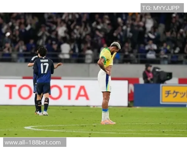 巴西18岁足球小将家中意外中弹身亡弟弟擦枪时不慎走火引发悲剧