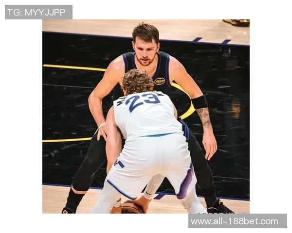 德隆谈东契奇与詹姆斯关系不佳未扶摔倒事件引发热议